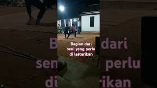 Pancak silat dan antraksi dengan pisau lucu pancaksilat agustusan dj [upl. by Yclehc483]