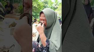 Reaksi Ara Liat Nenek Menangis Sedih Liat Mbah Meninggal Dikubur Nin Sabar Ya Ara Sayang Nin 😢👵❤ [upl. by Dibrin]