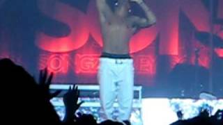 Trey Songz  Bottoms Up Live Detroit [upl. by Durwood]