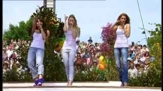 Mandy Capristo  EPIC Playback Fail Monrose  quotTip Toequot live  ZDF Fernsehgarten 17052009 [upl. by Floridia]