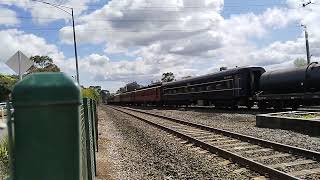 Warragul shuttles passing Drouin [upl. by Thaddaus946]