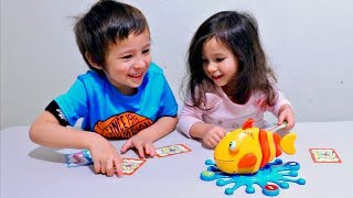 Kids Play Fish Food Board Game Toy That Keeps Track of the Score [upl. by Alyose303]