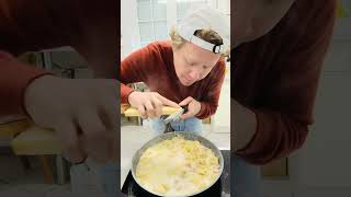 Cremig und superlecker – Tortellini in SchinkenSahneSauce 😍 Ein ultimativer Wohlfühlklassiker [upl. by Cohbath]