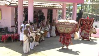 Vettakkorumakan Theyyam Oorppezhachi Theyyam and Kaliyattam [upl. by Eimmelc242]