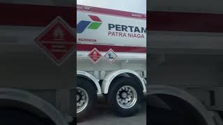 Truk pertaminaviralshort trucks trukpertamina shorts [upl. by Nnylaj]