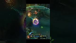 2v4 in Low Elo shorts leagueoflegends outplayed [upl. by Kitti]