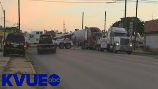 Train crashes into semitruck with wind turbine blade attached in Luling Texas  KVUE [upl. by Emor]