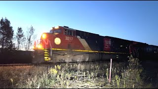 CN 566EB avec CN 3217 a La TuqueQc 5 octobre 2024 [upl. by Iviv]