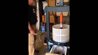 DIY AirHydraulic Wine Press at Three Tree Cellars with Vacuum Pumping [upl. by Pazit]