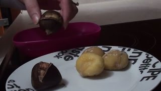 Πως να ξεφλουδίσετε εύκολα τα κάσταναHow to peel chestnutsКак чистить каштаныAlena and little pri [upl. by Folly]