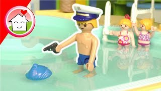 Playmobil Polizei Film  Kommissar Overbeck im Aquapark  Video für Kinder von Familie Hauser [upl. by Nnaoj675]