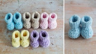 CHUNKY Yarn  EASY Crochet Baby Booties Tutorial A Very QUICK Project [upl. by Ehman903]