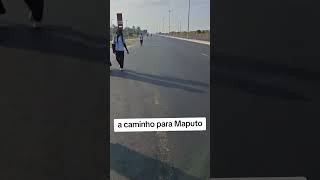 MOÇAMBIQUE Alguns Jovens da cidade de Nampula já estão a caminho da cidade de Maputo de Bicicleta [upl. by Anivram]