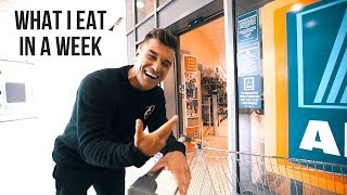 Rob Lipsett  Lean Bulking Essentials  WHAT I EAT [upl. by Anum]