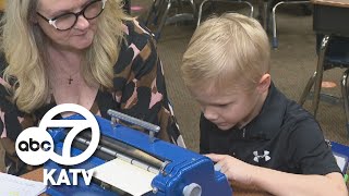 Kindergarten teacher learns braille to help visuallyimpaired student excel in class [upl. by Hillier446]