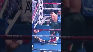 SOMEONE PLEASETELL THE COMMENTATOR THATS A RIGHT HAND NOT A LEFTBOXINGKNOCKOUT [upl. by Michele459]