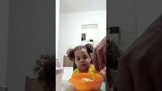 Comendo mostarda na farofa de OVO 🥚🍳 Maria Fernanda criança de 3 anos [upl. by Evangelia]