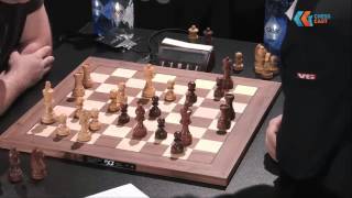 T Petrosian  M Carlsen Blitz [upl. by Leibarg]