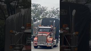 Kenworth T800 reversando tractomulas camionescolombianos kenwortht800 trucking truck jakebrake [upl. by Emalee605]