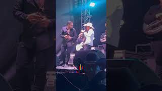 Espinoza Paz y Farruko Pop en concierto [upl. by Delcina]