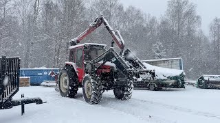 Köp Traktor Valmet 805 med stegmatare och kran på Klaravik [upl. by Tennies]