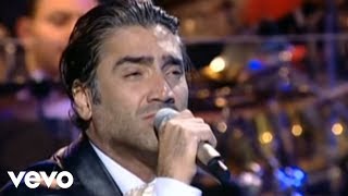 Alejandro Fernandez  Como Quien Pierde Una Estrella En Vivo [upl. by Katina]