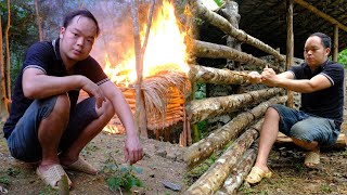 Duongs Destroy the old pig barn and Build a wooden fence behind to protect the pigs from going out [upl. by Ledeen]