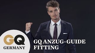 GQ AnzugGuide  Fitting – Drei Anzüge für drei Anlässe [upl. by Klinger507]