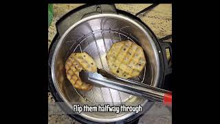 Eggo Blueberry Waffle in Air Fryer  Frozen Waffle in IP Air Fryer [upl. by Rebmaed821]