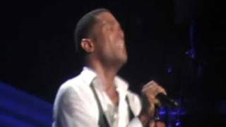 Maxwell Live sings Fortunate [upl. by Katha400]