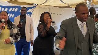 Oya halalela modimo warona praise amp worship Tembisa Tswelopele cnr olifantfontein rd amp Angola st [upl. by Lurie]