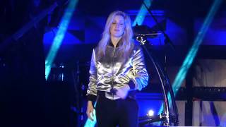 Ellie Goulding  OutsideGranatos live 2017 [upl. by Anilrats]