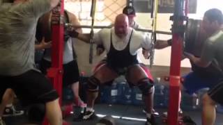 Stan Efferding 905 Raw Squat [upl. by Teemus890]