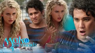 Mako Mermaids 2ª Temporada Cena Dublada  Zac E Ondina Lutam E Acabam Se Molhando [upl. by Mur891]