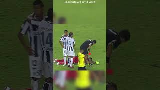 This player try to avoid red card in football  shorts facts factsinhindi [upl. by Amathiste854]