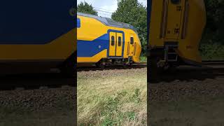 Virms 8614 en 8672 gaan via Beilen naar Groningen [upl. by Ahsiuqram924]