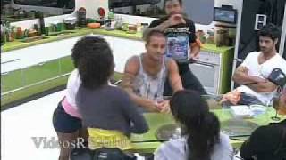 BBB 11  Cris contando que bateu em todas suas exnamoradas [upl. by Suivart]