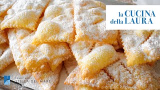 Dolci di Carnevale  LE CHIACCHIERE  La Cucina della Laura [upl. by Etnoved]