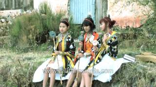 Folk style of singing Li Tetseo Sisters [upl. by Sexela571]