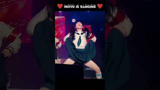 ATARASHII GAKKO  Mizyu is dancing 2 atarashiigakko suzuka mizyu kanon rin 新しい学校のリーダーズ [upl. by Araec399]