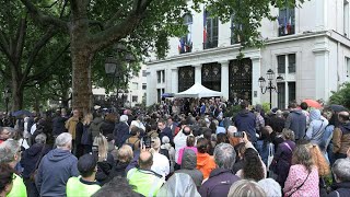 Viol de Courbevoie rassemblement en soutien Ã la jeune victime  AFP [upl. by Ecar]