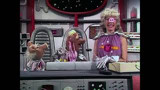 The Muppet Show  502 Loretta Swit  Pigs in Space First Mate Loretta 1980 [upl. by Ecyor819]