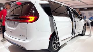 2023 Chrysler Pacifica Pinnacle Hybrid [upl. by Risa460]