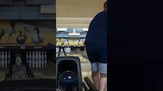 I got 2 strikes with a hook and you can see how I hook it 2 handed bowling shorts [upl. by Aida678]