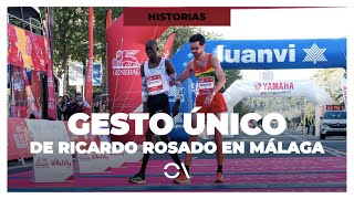 🙌 Gesto único de RICARDO ROSADO en el MARATÓN DE MÁLAGA  CORREDOR [upl. by Ulita]