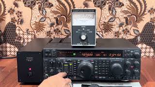 Yaesu FT1000MP MarkV HF 200W [upl. by Ymaj]