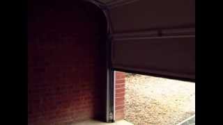 Hormann EPU40 sectional garage door closing [upl. by Yddor]