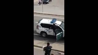 Sigue el acoso a la Guardia Civil en Cataluña [upl. by Nahgam315]