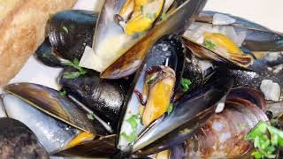 HOW TO MAKE MUSSELS  MOULES MARINIÈRE [upl. by Gerk929]