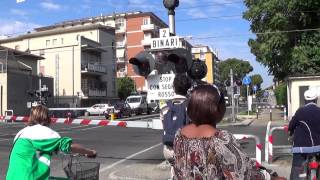 Passaggio a livello con semibarriere di via canale molinetto in HD  Ravenna [upl. by Vinnie]